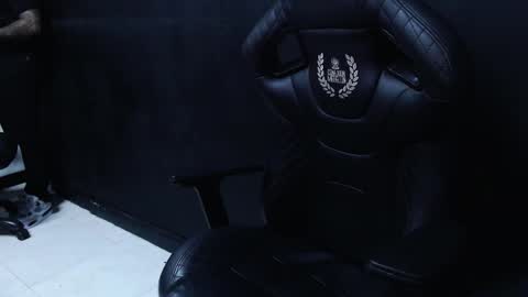 Snapshot of alejoconex6 chatting on 09/19/25, 03:41 Alejo online show from 09/19/25, 03:41