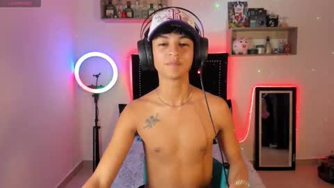 Snapshot of alejoo_storms chatting on 11/14/25, 04:55 alejo online show from 11/14/25, 04:55