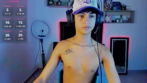 Snapshot of alejoo_storms chatting on 11/15/25, 07:49 alejo online show from 11/15/25, 07:49