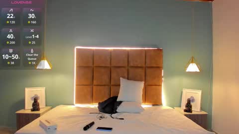 ALejoo Saenz online show from 10/28/25, 02:15