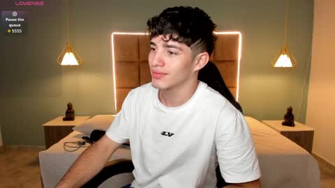 ALejoo Saenz online show from 05/17/26, 04:32