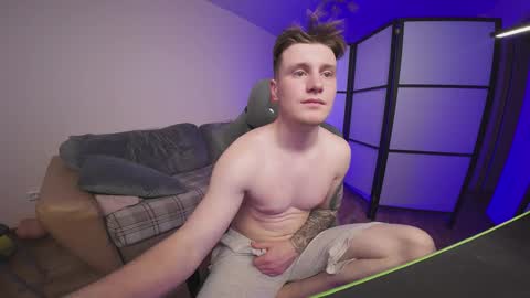 Alex and Linar online show from 11/19/25, 05:35