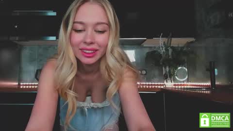 Snapshot of aleksa_cutie chatting on 01/10/26, 01:46 Next stream - 2 dec - online show from 01/10/26, 01:46