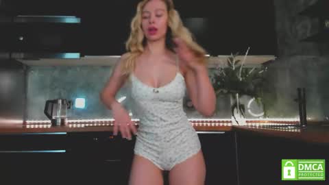 Snapshot of aleksa_cutie chatting on 01/13/26, 11:15 Next stream - 2 dec - online show from 01/13/26, 11:15
