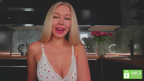 Snapshot of aleksa_cutie chatting on 02/15/26, 11:52 Next stream - 2 dec - online show from 02/15/26, 11:52