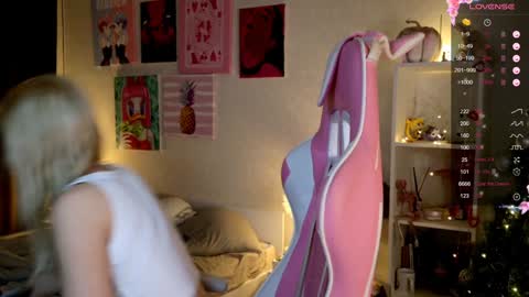 Snapshot of aleksalore chatting on 12/02/24, 04:09 Lexi online show from 12/02/24, 04:09