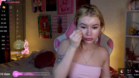 Snapshot of aleksalore chatting on 01/08/25, 03:40 Lexi online show from 01/08/25, 03:40