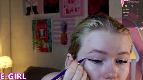 Snapshot of aleksalore chatting on 01/27/25, 03:37 Lexi online show from 01/27/25, 03:37