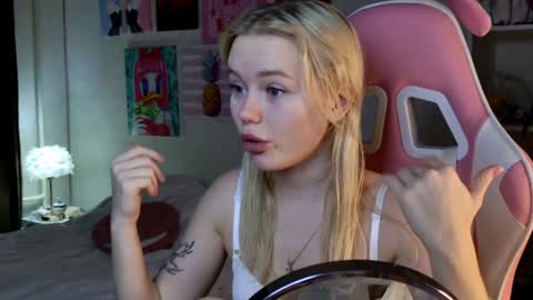Snapshot of aleksalore chatting on 01/29/25, 03:54 Lexi online show from 01/29/25, 03:54