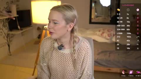 Snapshot of aleksalore chatting on 11/09/25, 04:11 Lexi online show from 11/09/25, 04:11