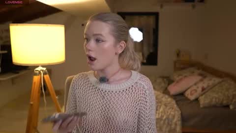 Snapshot of aleksalore chatting on 11/26/25, 04:13 Lexi online show from 11/26/25, 04:13