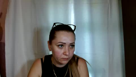 Snapshot of aleksandra33 chatting on 06/23/26, 10:57 aleksandra33 online show from 06/23/26, 10:57