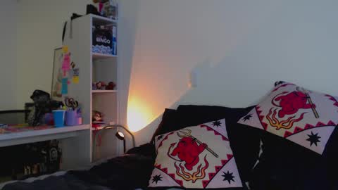 Snapshot of aleksanoir chatting on 04/17/26, 03:04 AleksaNoir online show from 04/17/26, 03:04