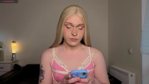 Snapshot of alena_dubai chatting on 04/14/26, 02:34 ALENA INDEPENDENT MODEL online show from 04/14/26, 02:34