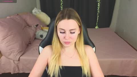 Snapshot of alena_hot_sex chatting on 02/11/25, 04:24 Alena online show from 02/11/25, 04:24