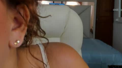 Snapshot of alennax chatting on 04/13/26, 12:54 alennax online show from 04/13/26, 12:54