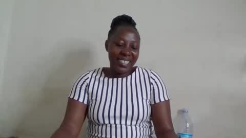 Noreen Kennth and Emilly online show from 01/01/25, 05:54