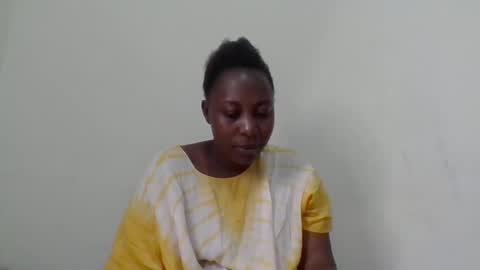 Noreen Kennth and Emilly online show from 01/28/25, 05:32