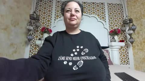 Snapshot of alesha_arabian_ chatting on 01/15/26, 05:01 alesha_arabian_ online show from 01/15/26, 05:01