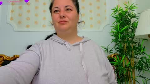 Snapshot of alesha_arabian_ chatting on 04/20/26, 04:04 alesha_arabian_ online show from 04/20/26, 04:04