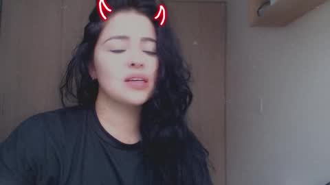 Snapshot of aleska__bell chatting on 09/20/25, 06:09 Aleska online show from 09/20/25, 06:09