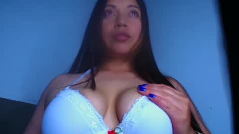 QUEEN OFF MILk  IM BACK  15 NOV online show from 02/13/25, 02:34