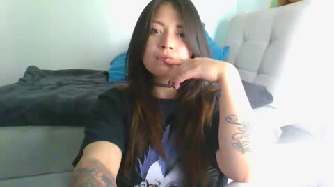 QUEEN OFF MILk  IM BACK  15 NOV online show from 02/03/26, 09:53