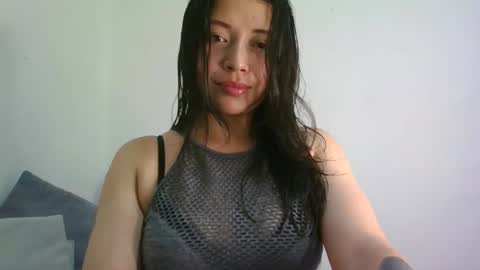 QUEEN OFF MILk  IM BACK  15 NOV online show from 05/05/26, 01:02
