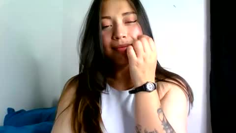 QUEEN OFF MILk  IM BACK  15 NOV online show from 06/14/26, 10:23