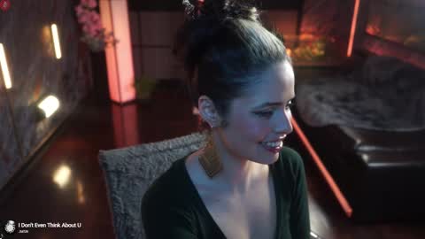 Alessa Goreng online show from 10/26/25, 09:48