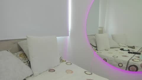 Alessa Moreno online show from 01/21/25, 05:41