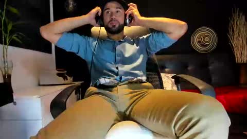 Snapshot of alessandro__wye chatting on 10/11/25, 06:45 ALESSANDRO  WYE online show from 10/11/25, 06:45