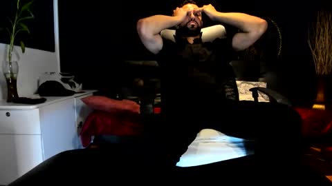 Snapshot of alessandro__wye chatting on 10/27/25, 05:11 ALESSANDRO  WYE online show from 10/27/25, 05:11