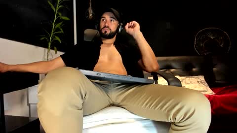 ALESSANDRO  WYE online show from 11/20/25, 02:01