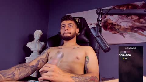 Snapshot of alessandro_duty chatting on 01/06/25, 05:52 Alessandro INDEPENDENT MODEL online show from 01/06/25, 05:52