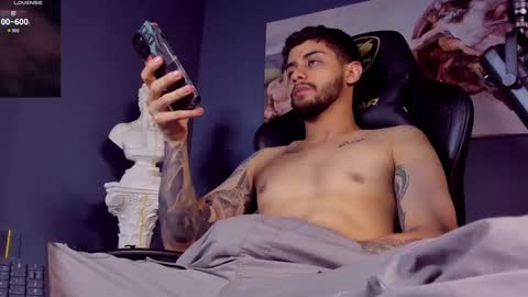 Snapshot of alessandro_duty chatting on 02/22/25, 01:00 Alessandro INDEPENDENT MODEL online show from 02/22/25, 01:00