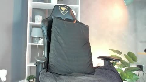 Snapshot of alessandro_duty chatting on 09/27/25, 03:44 Alessandro INDEPENDENT MODEL online show from 09/27/25, 03:44