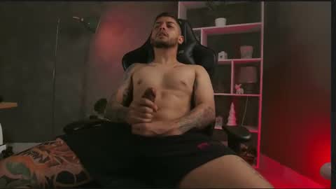 Snapshot of alessandro_duty chatting on 09/28/25, 01:33 Alessandro INDEPENDENT MODEL online show from 09/28/25, 01:33