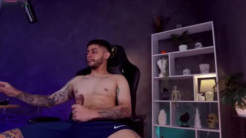 Snapshot of alessandro_duty chatting on 10/16/25, 04:02 Alessandro INDEPENDENT MODEL online show from 10/16/25, 04:02