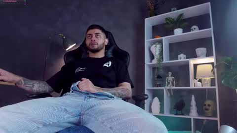 Snapshot of alessandro_duty chatting on 10/18/25, 04:08 Alessandro INDEPENDENT MODEL online show from 10/18/25, 04:08