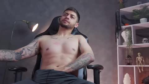 Snapshot of alessandro_duty chatting on 10/26/25, 11:53 Alessandro INDEPENDENT MODEL online show from 10/26/25, 11:53