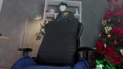 Snapshot of alessandro_duty chatting on 12/05/25, 12:30 Alessandro INDEPENDENT MODEL online show from 12/05/25, 12:30