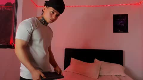 Alessandro online show from 02/24/25, 03:31