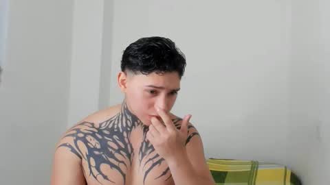 Snapshot of alessandro_wolf chatting on 11/25/25, 08:20 Alessandro online show from 11/25/25, 08:20