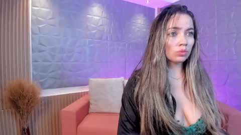 Snapshot of alessia_taylorr chatting on 02/25/25, 12:13 Alessia Everyday From 0530 to 1430 Col Time online show from 02/25/25, 12:13