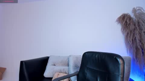 Alessia  Everyday From 0530 to 1430 Col Time online show from 12/02/25, 11:48