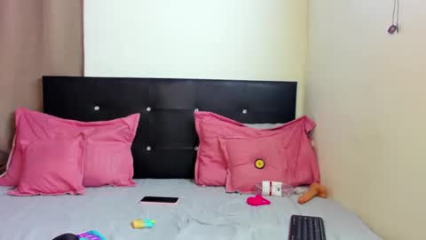 Snapshot of alessia_villa_ chatting on 05/15/26, 08:32 alessia_villa_ online show from 05/15/26, 08:32