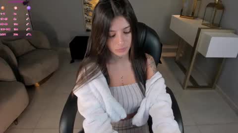 Snapshot of alessiacorleone_ chatting on 02/26/25, 11:37 Alessia online show from 02/26/25, 11:37