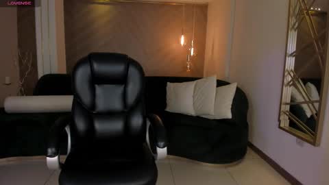 Alessia  online show from 10/23/25, 07:23