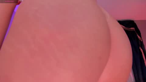 Snapshot of alessiacorleone_ chatting on 10/31/25, 08:32 Alessia online show from 10/31/25, 08:32